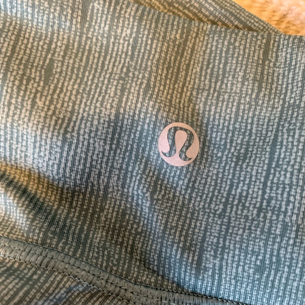 Lululemon size 0 legging or tight wunderunder